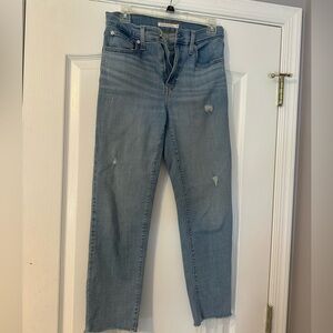 Levi 724 High Rise Straight Crop Jeans. 28